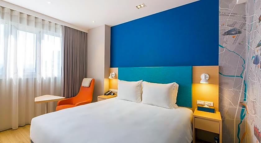 Holiday Inn Express Taichung Fengchia by IHG