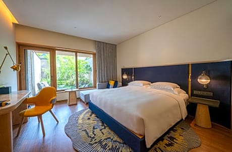 1 King Standard Courtyard Vw Hot Spring