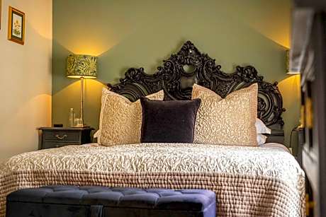Superior Deluxe Double or Twin Room
