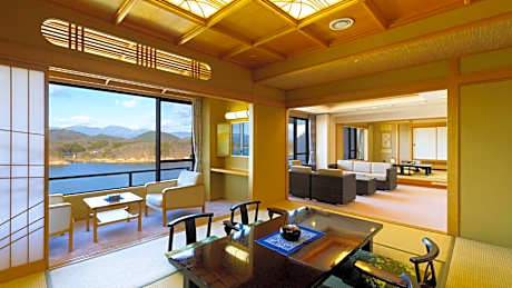 Deluxe Family Suite