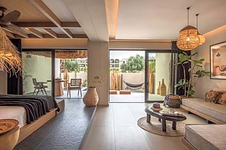 Deluxe Suite with Jacuzzi