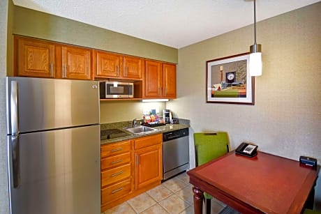 1 King Premium 1 Bedroom Suite Fireplace Ns