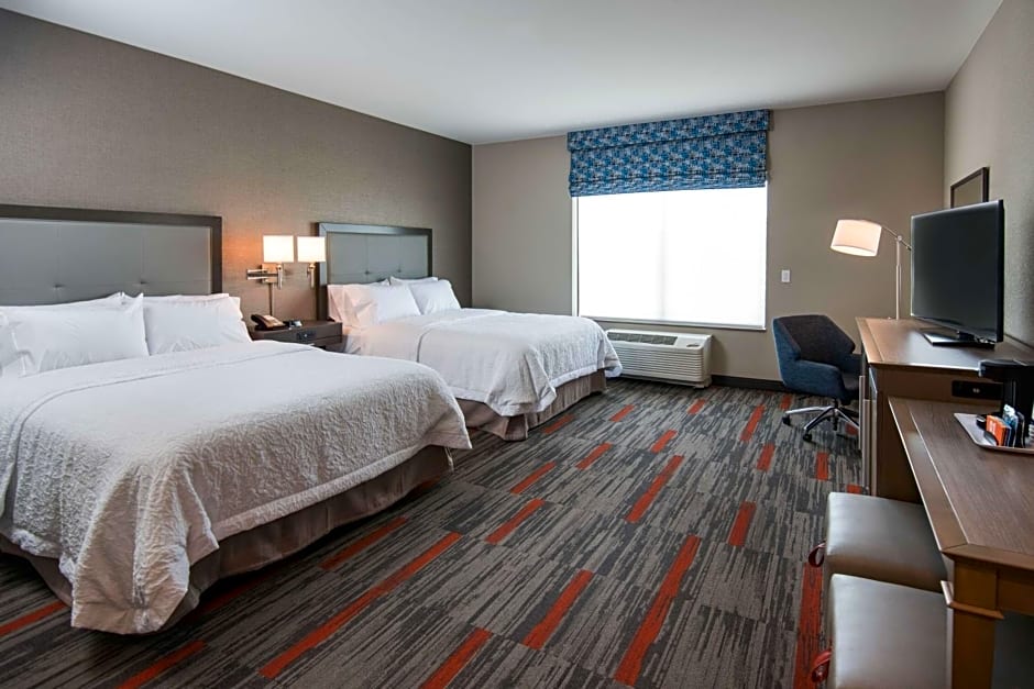 Hampton Inn By Hilton and Suites at Wisconsin Dells Lake Delton WI