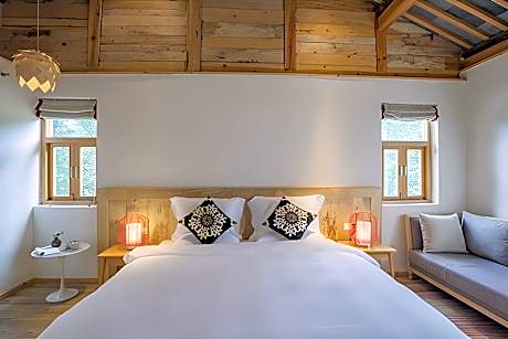 Queen Room With Balcony