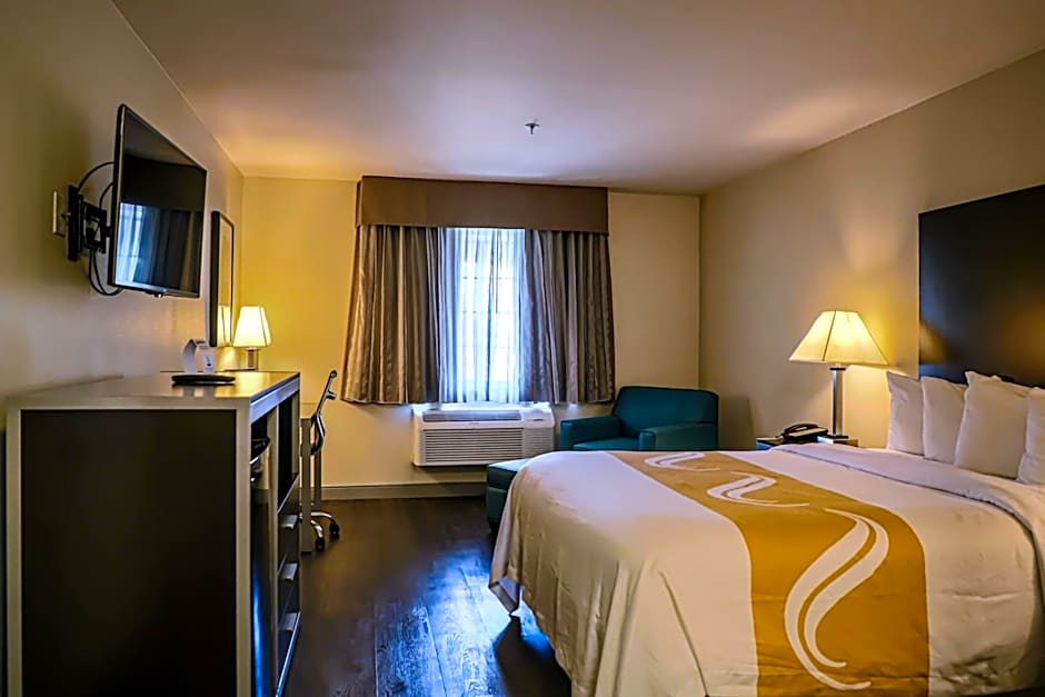 Quality Inn & Suites Camarillo-Oxnard