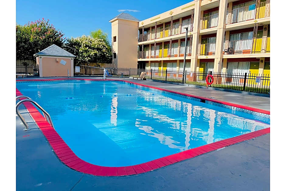 Ashland Studio Inn Richmond North near Kings Dominion (Listing Partner)