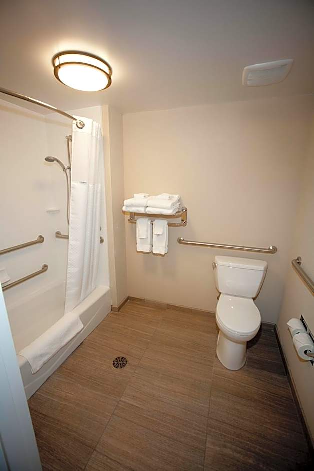 Baymont by Wyndham Erie