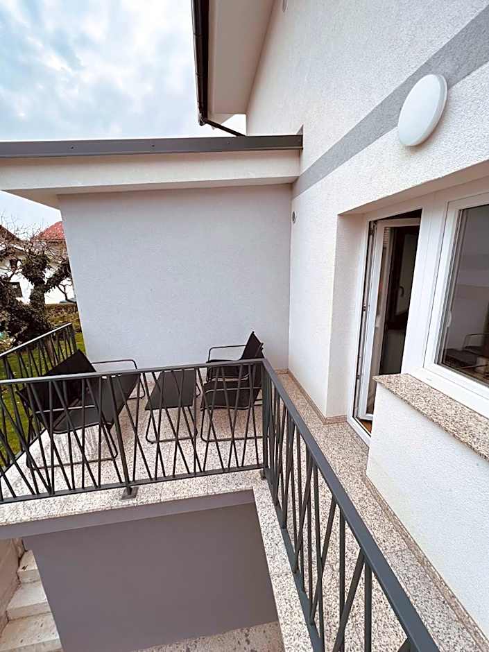 PJ Hotel Cerklje - 5min to Airport - Free Parking
