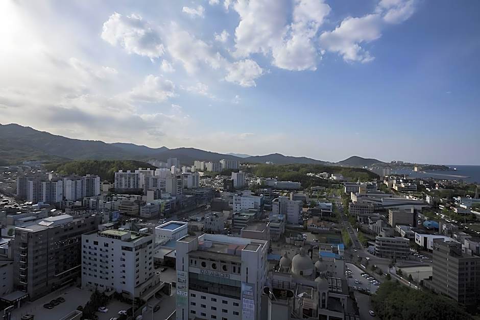 Hyunjin Tourist Hotel