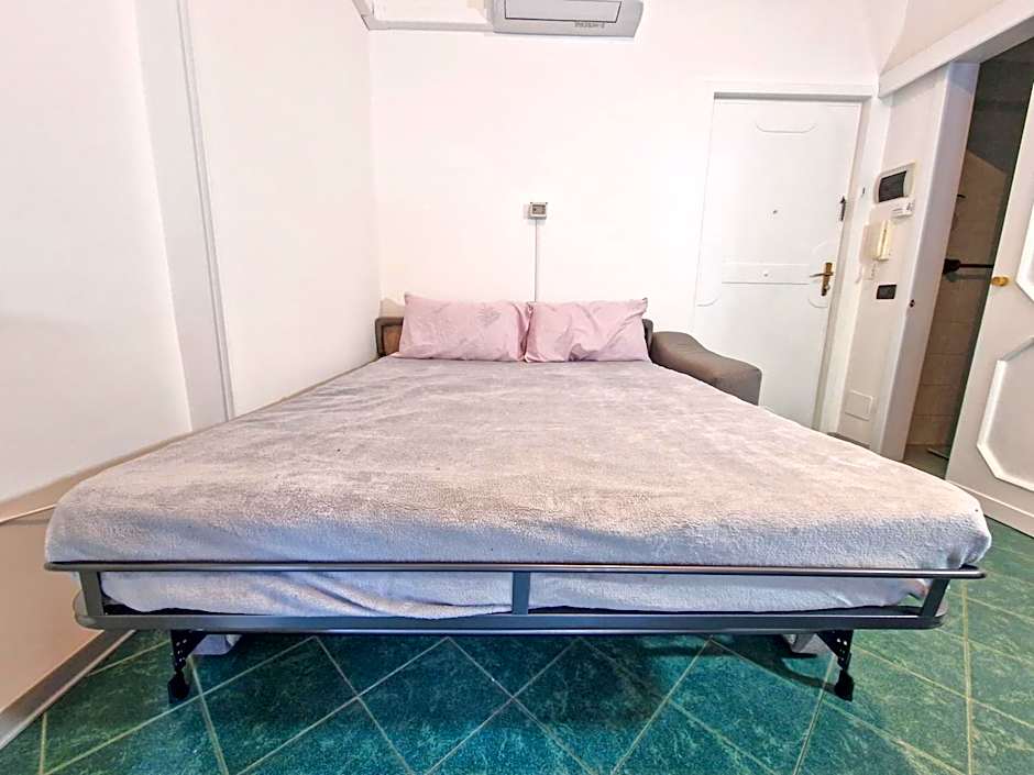 ASHUR310 RESIDENCE MONDELLO