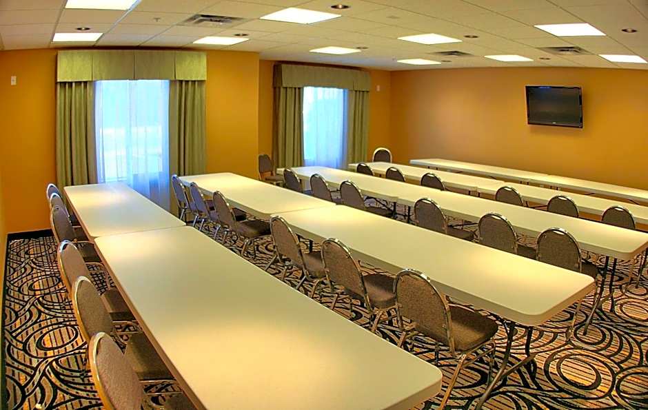 Best Western Plus Airport Inn & Suites