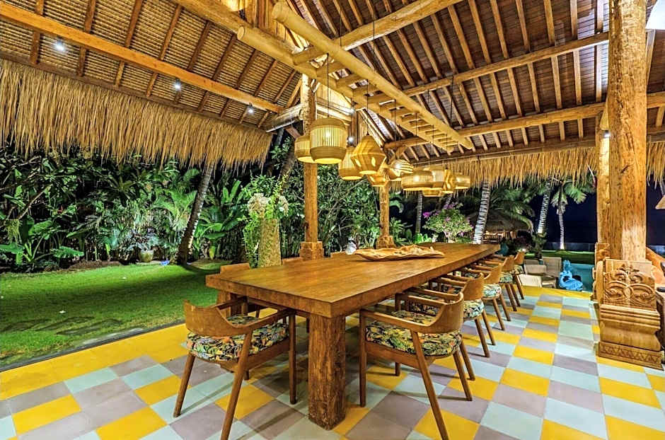 LOUKA BEACH BALI
