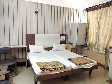i-ROOMZ Hotel Abhiman