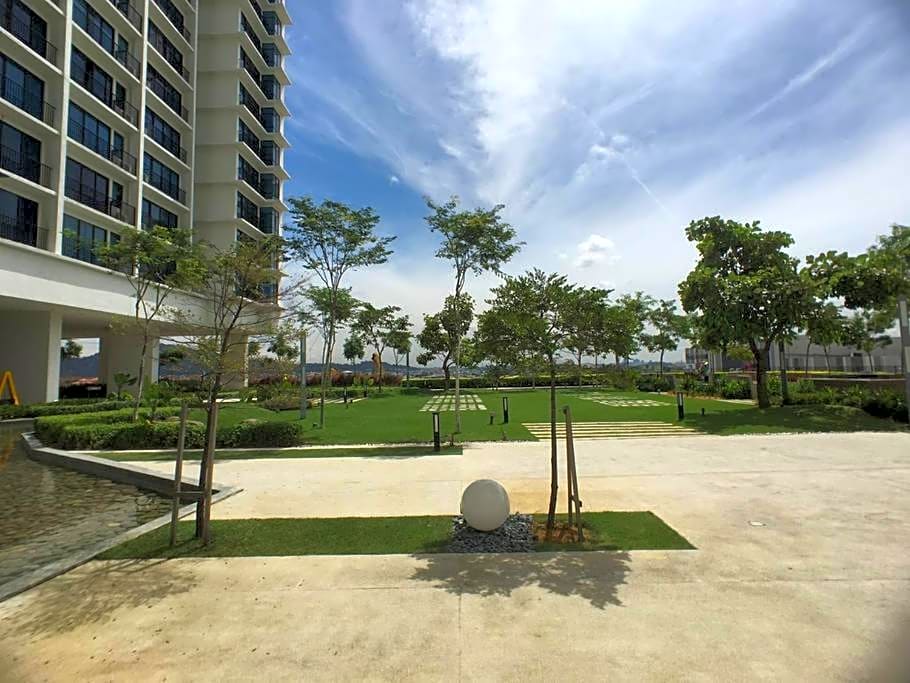 Trefoil Setia Alam- Simple No 5- Near Setia City Mall & Convention Centre