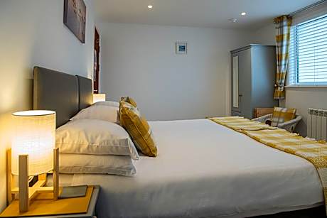 Twin Room with Private Bathroom