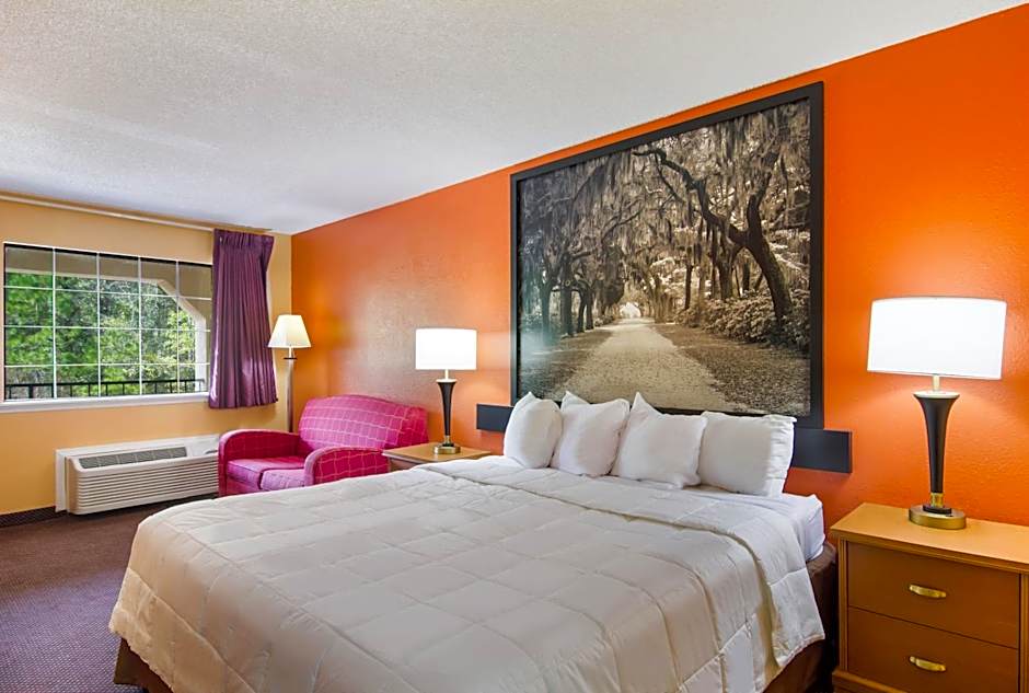 Americas Best Value Inn Darien