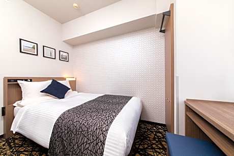 Standard Semi-Double - Non-Smoking