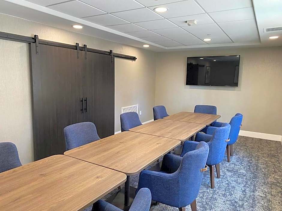 Staybridge Suites Phoenix-Glendale By IHG