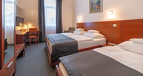 Comfort Triple Room