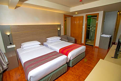 Deluxe Family Suite