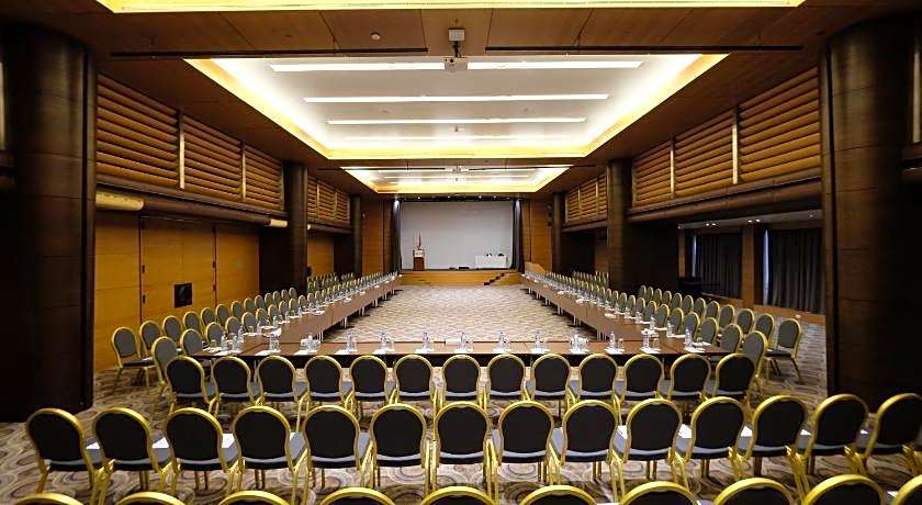 Radisson Blu Hotel, Beirut Verdun