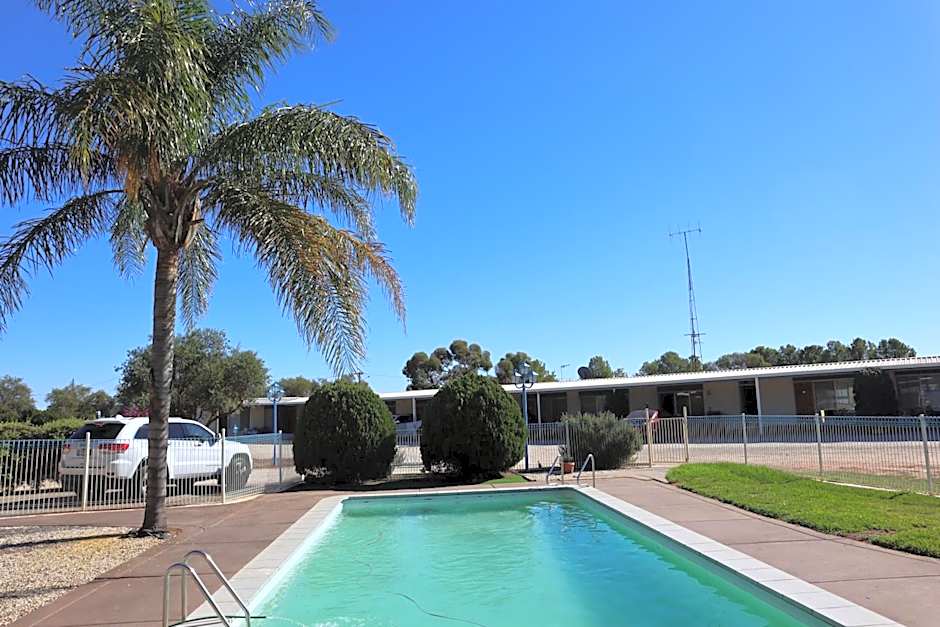 Capri Motel