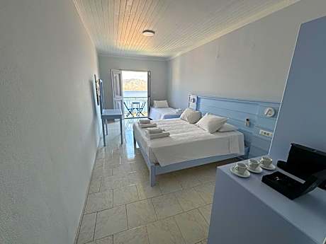 Deluxe Double Room with Balcony and Sea View