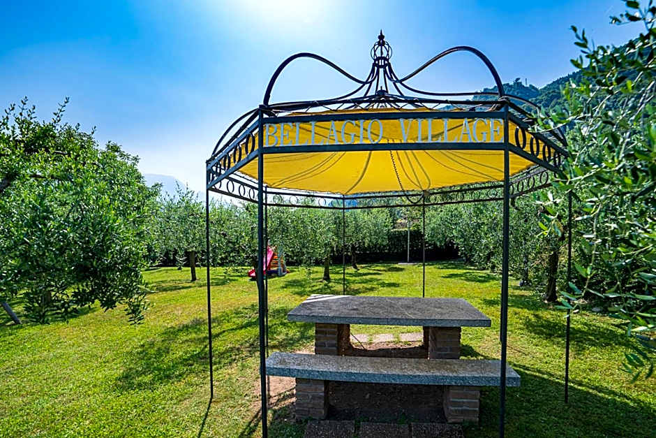 Bellagio Village- 4 Apartments by the lake - Seasonal Warm Pool and Sauna