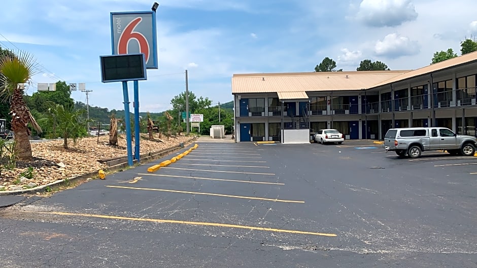 Motel 6 Dalton, GA