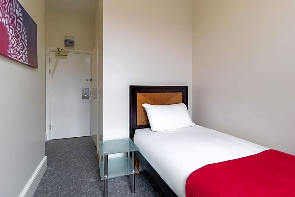 The Grand Burstin Hotel