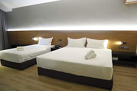 Deluxe Triple Room