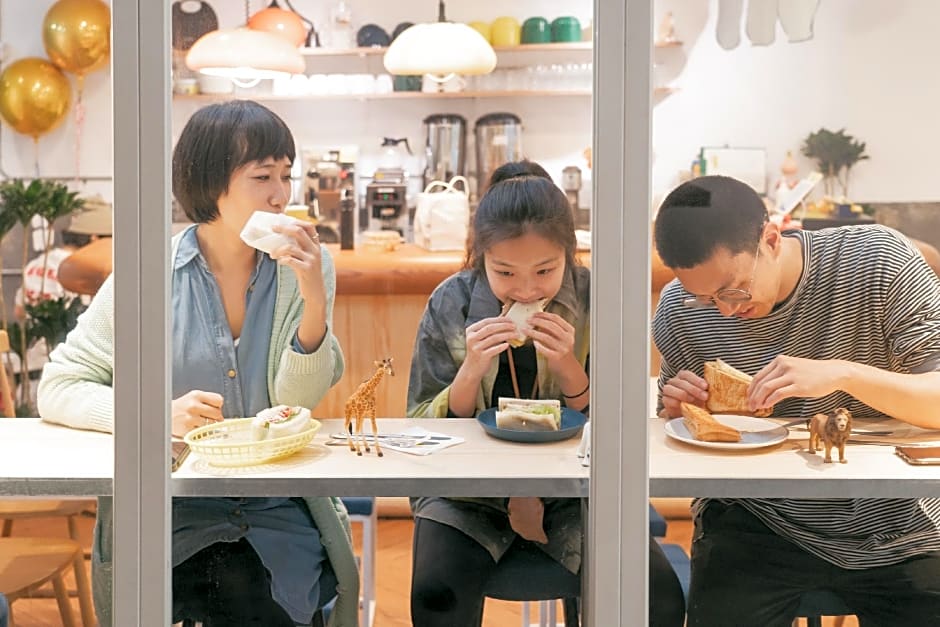 OwlStay Flip Flop Hostel Garden