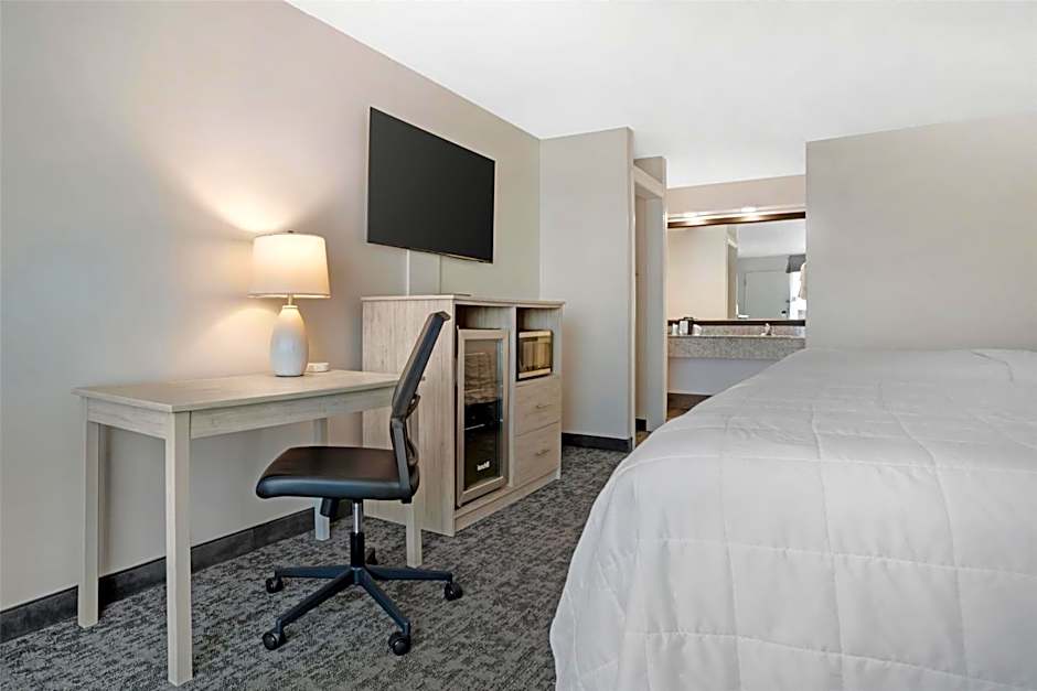 Best Western Navarre Waterfront