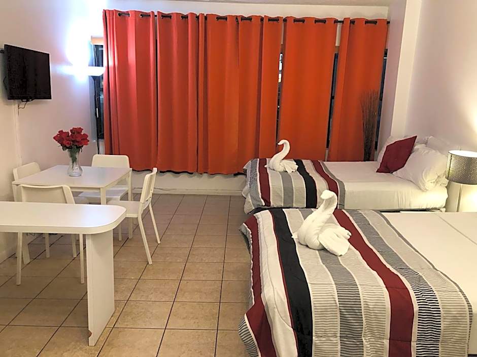 Casablanca on the beach, Oceanfront Studio Miami Beach