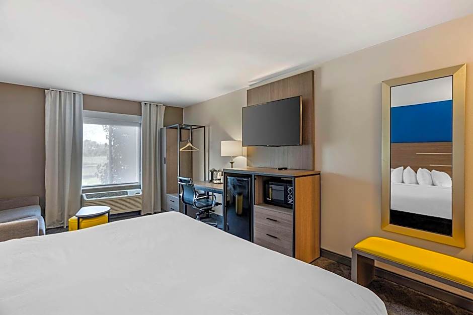 Comfort Inn & Suites Harrisburg-Hershey North