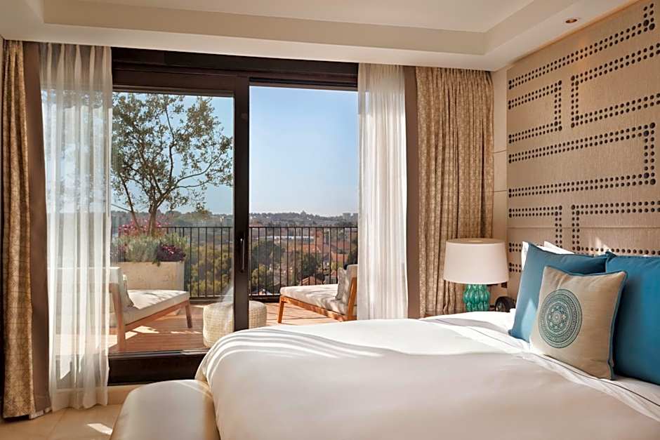 Photo 1 of 4 of Royal Suite, City View
