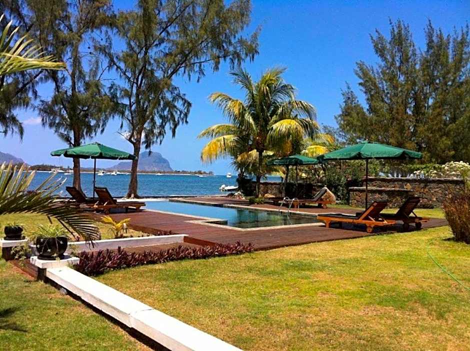 Olana Blue - Beachfront apartment