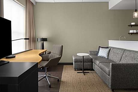 King Studio Suite with Sofa Bed and Adapted Tub - Mobility Accessible