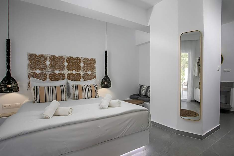 Calma Luxury Studios & Suites