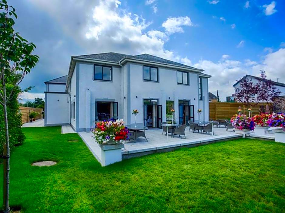 The Village Hotel, Bar and Restaurant