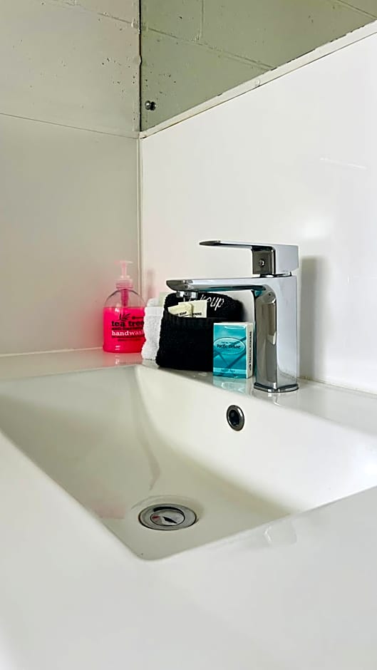 18th Avenue Thermal Motel