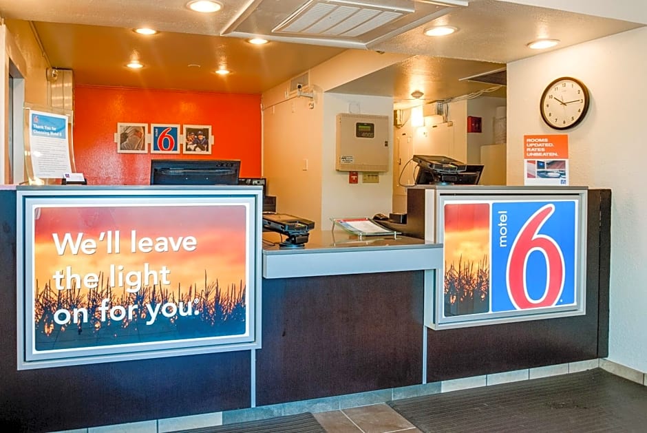 Motel 6-Lenexa, KS - Kansas City Southwest