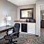 La Quinta Inn & Suites by Wyndham Atlanta Airport