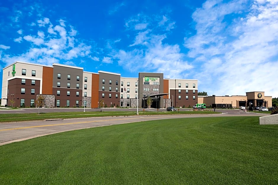 Holiday Inn Hotel & Suites Sioux Falls - Airport, an IHG Hotel