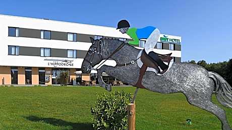 Brit Hotel Ploermel - Hotel de l'Hippodrome