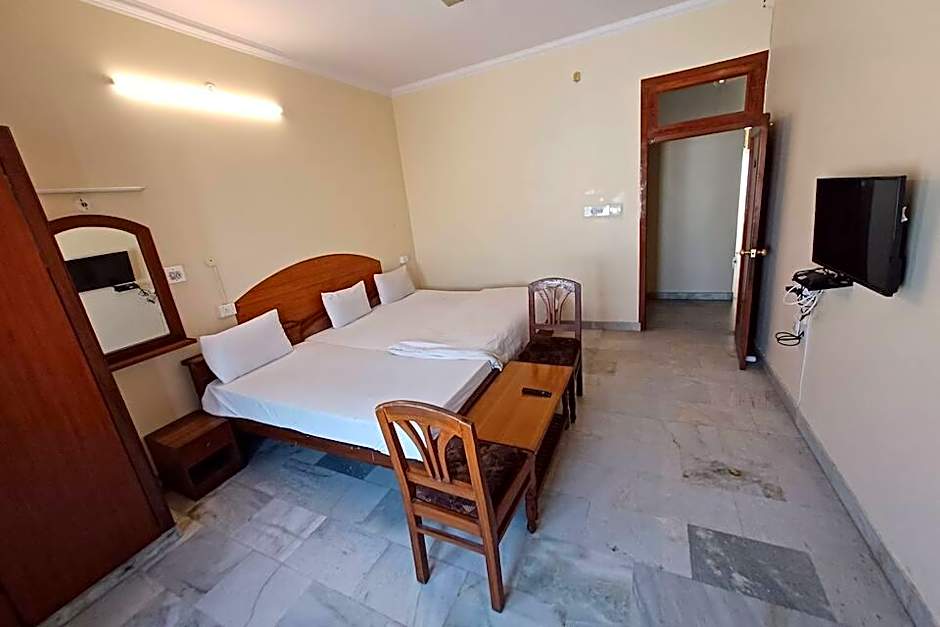 Hotel Raghav Palace