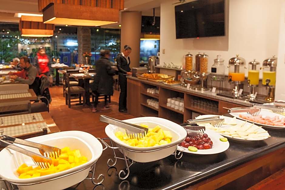 Inti Punku Machupicchu Hotel & Suites