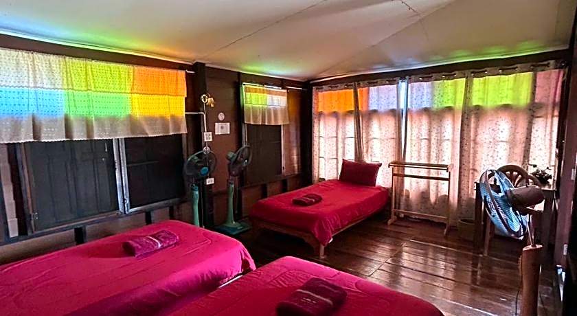 Baan Are Gong Riverside Homestay