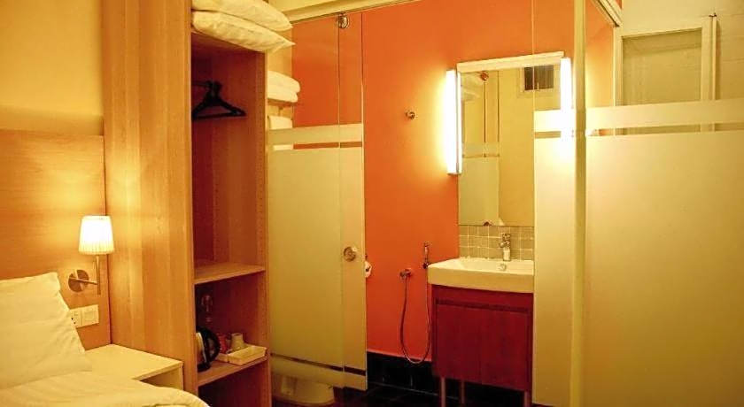 iStay Hotel
