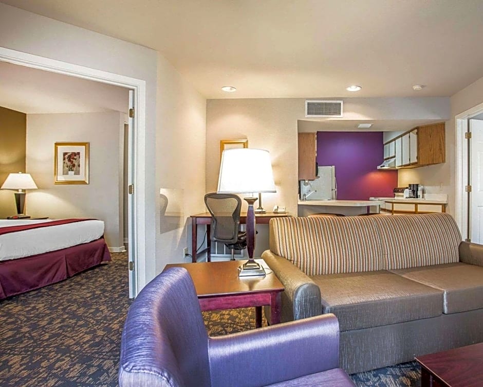 Quality Suites Atlanta Buckhead Village North